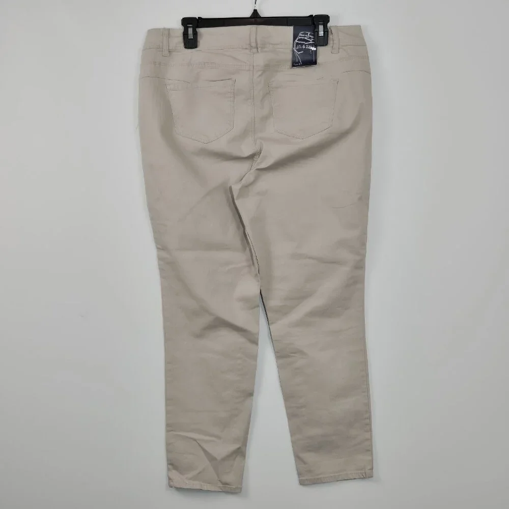REVOLI Jeans Size 14W Tan Mid Rise Medium Wash Lift Shape Crop Beige (61) - Picture 2 of 11